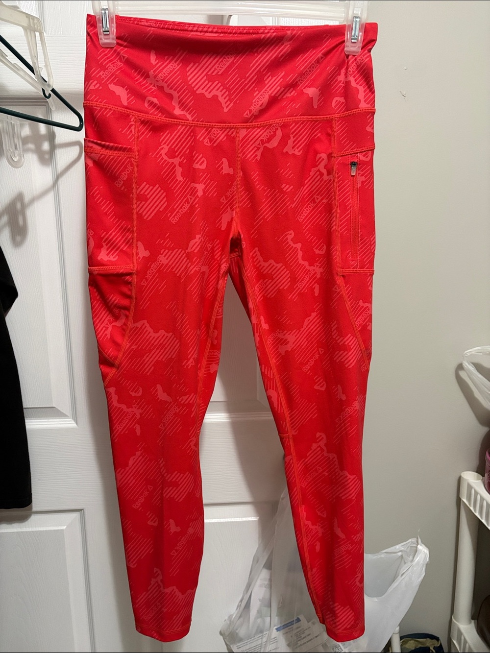 Reebok Bright Red Women's Workout Leggings with Side Pockets NWOT